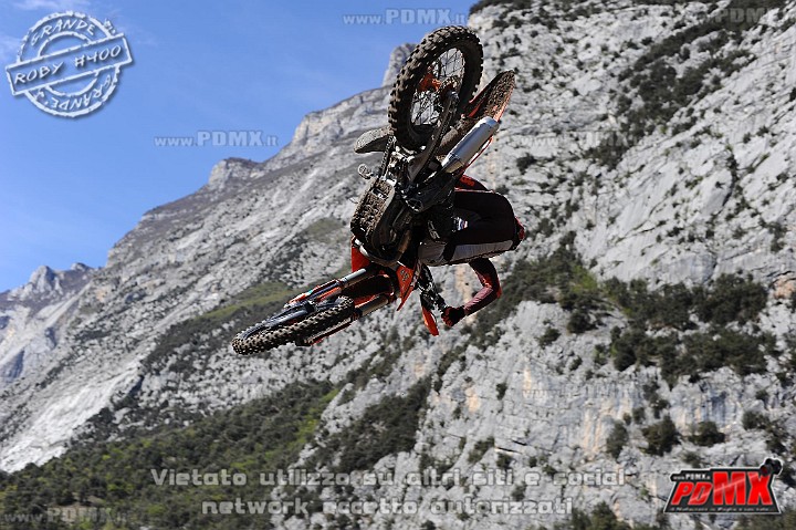 ROB_2427 (Copy).jpg